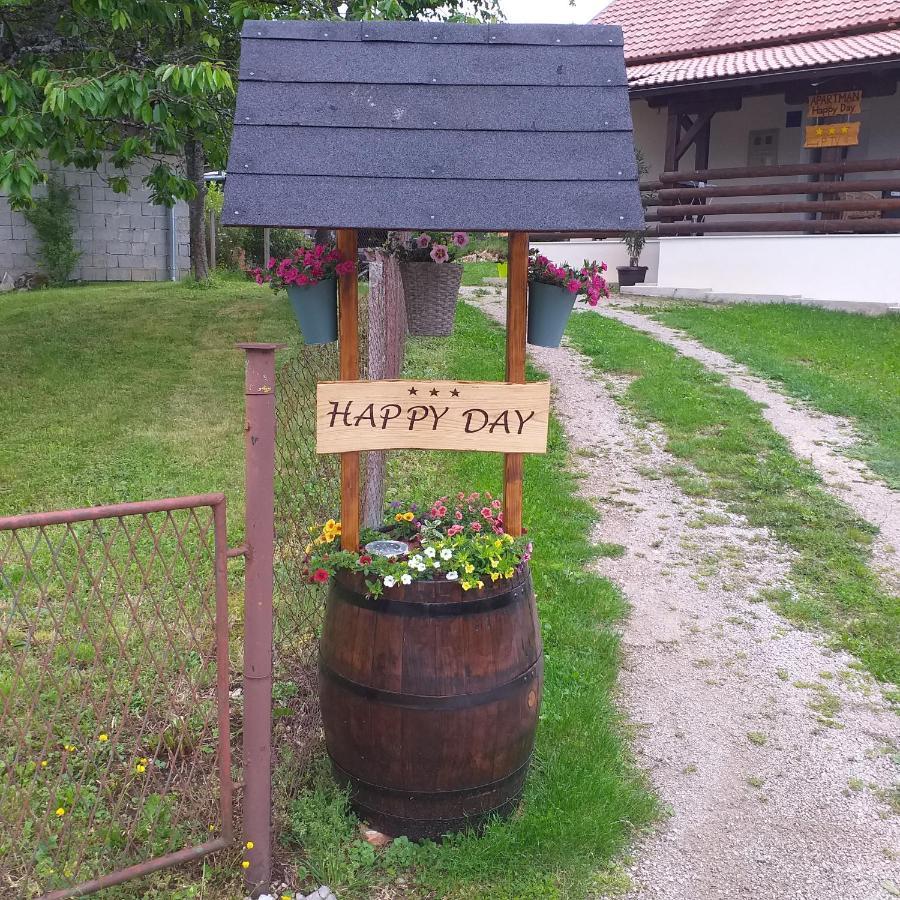 Guest House Happy Day Slunj Exterior photo